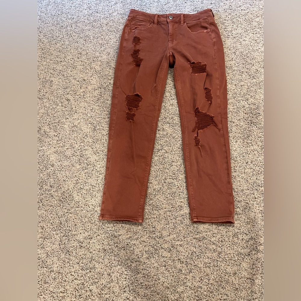 American Eagle Distressed Tomgirl Rust Jeans Size 6 NWOT